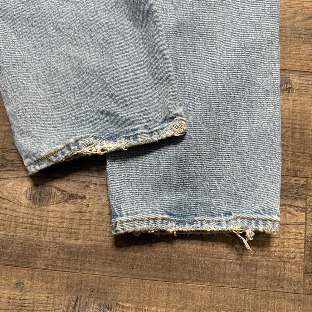 Abercrombie & Fitch The 90's Straight Ultra High-Rise Denim Jeans - Picture 10 of 13